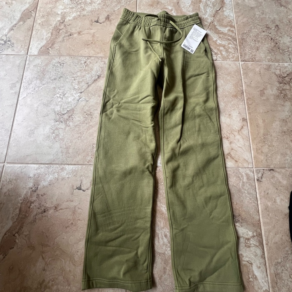 Lululemon size 6 sweatpants